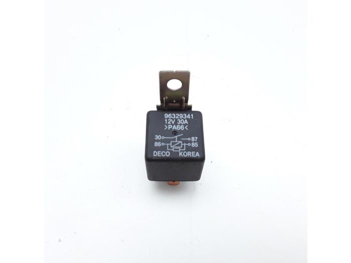 Begagnade Relä Chevrolet Evanda 2.0 16V Pris € 10,50 Marginaltabell erbjuds av Japoto Parts B.V.