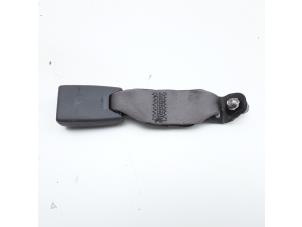 Used Rear seatbelt buckle, right Daihatsu Cuore (L251/271/276) 1.0 12V DVVT Price € 14,95 Margin scheme offered by Japoto Parts B.V.