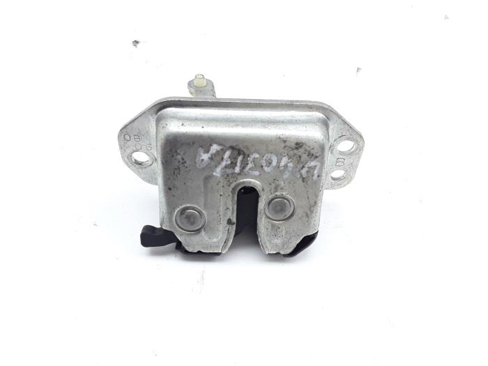 Tailgate lock mechanism from a Daewoo Spark 1.0 16V 2010