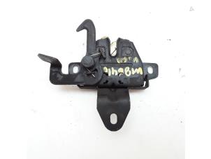 Used Bonnet lock mechanism Chevrolet Captiva (C100) 2.4 16V 4x2 Price € 29,99 Margin scheme offered by Japoto Parts B.V.