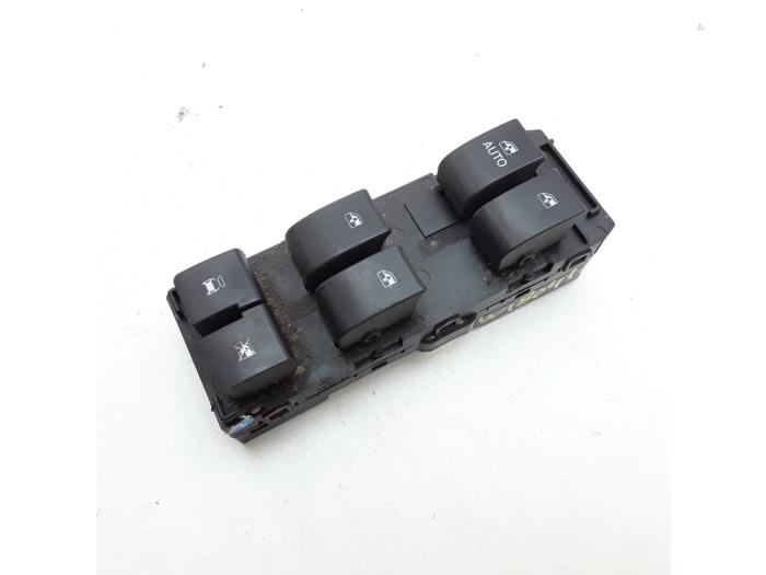 Usados Interruptor combinado de ventanillas Chevrolet Captiva (C100) 2.4 16V 4x2 Precio € 36,70 Norma de margen ofrecido por Japoto Parts B.V.