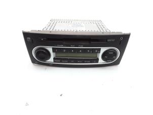 Gebrauchte Radio CD Spieler Mitsubishi Colt (Z2/Z3) 1.3 16V Preis € 39,95 Margenregelung angeboten von Japoto Parts B.V.