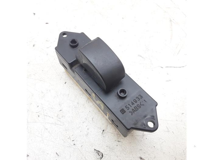 Usados Interruptor de ventanilla eléctrica Mitsubishi Grandis (NA) 2.0 DI-D 16V Precio € 15,75 Norma de margen ofrecido por Japoto Parts B.V.