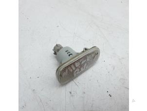 Used Front wing indicator, right Toyota Prius (NHW20) 1.5 16V Price € 6,95 Margin scheme offered by Japoto Parts B.V.