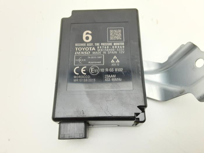 Begagnade Däcktrycksmodul Toyota Yaris III (P13) 1.5 16V Hybrid Pris € 36,70 Marginaltabell erbjuds av Japoto Parts B.V.