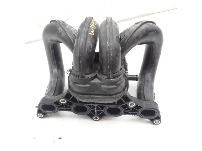 Używane Kolektor dolotowy Toyota Yaris (P1) 1.3 16V VVT-i Cena € 36,70 Procedura marży oferowane przez Japoto Parts B.V.