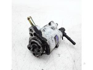 Used Vacuum pump (diesel) Toyota Corolla Verso (R10/11) 2.0 D-4D 16V Price € 50,00 Margin scheme offered by Japoto Parts B.V.