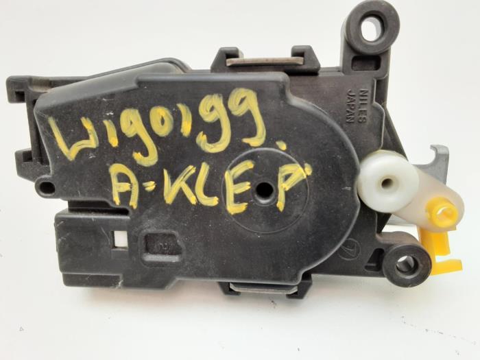 Tailgate lock mechanism from a Subaru Forester (SF)  2001