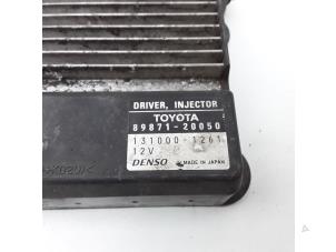 Zündmodul van een Toyota Corolla Verso (R10/11) 2.0 D-4D 16V 2005