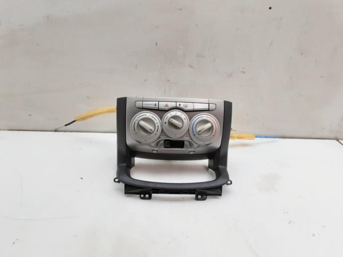 Heater control panel from a Daihatsu Sirion 2 (M3) 1.0 12V DVVT 2008