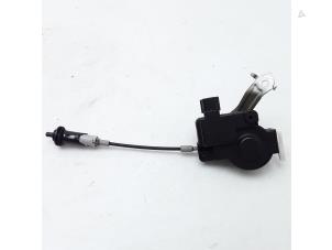 Used Tank cap cover switch Lexus CT 200h 1.8 16V Price € 24,99 Margin scheme offered by Japoto Parts B.V.