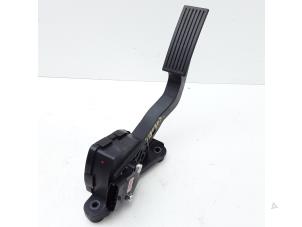Used Accelerator pedal Kia Venga 1.4 CVVT 16V Price € 34,95 Margin scheme offered by Japoto Parts B.V.