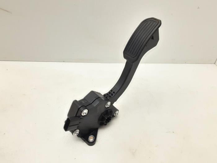 Begagnade Gaspedal Toyota Prius Plus (ZVW4) 1.8 Hybrid 16V Pris € 52,45 Marginaltabell erbjuds av Japoto Parts B.V.