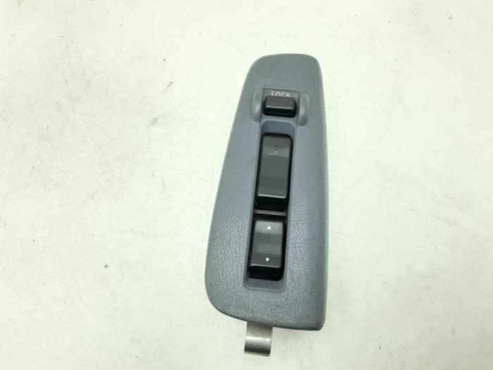 Usados Interruptor combinado de ventanillas Nissan Prairie Precio € 26,25 Norma de margen ofrecido por Japoto Parts B.V.