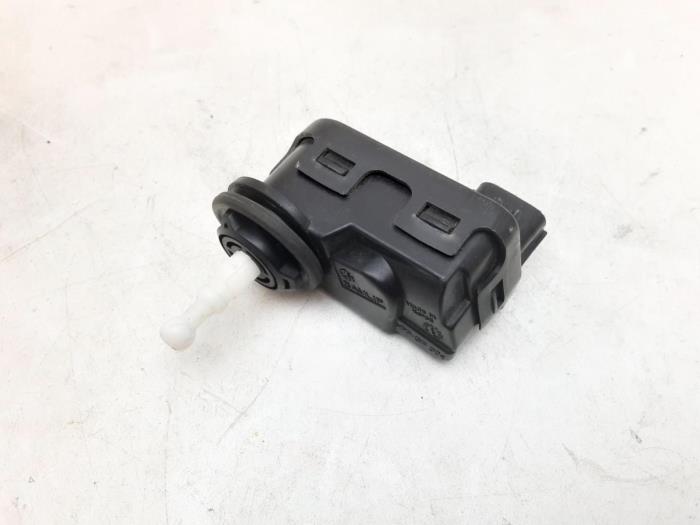 Używane Silnik reflektora Chevrolet Kalos (SF48) 1.4 16V Cena € 10,45 Procedura marży oferowane przez Japoto Parts B.V.