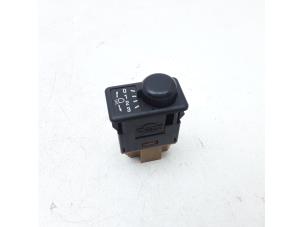 Used AIH headlight switch Nissan Patrol GR (Y61) 3.0 GR Di Turbo 16V Price € 15,00 Margin scheme offered by Japoto Parts B.V.