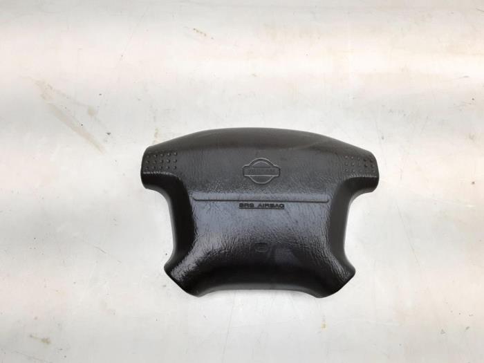 Left airbag (steering wheel) from a Nissan Patrol GR (Y61) 3.0 GR Di Turbo 16V 2000