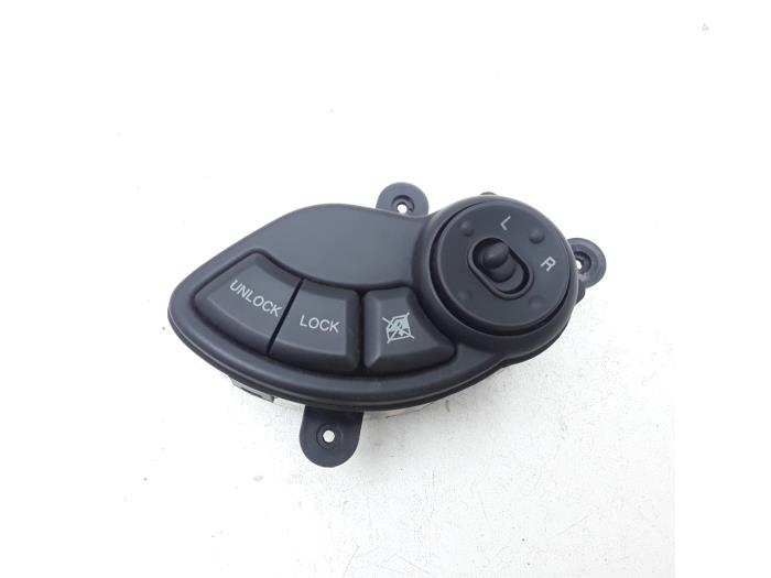 Używane Przelacznik lusterka Hyundai Santa Fe I 2.0 CRDi 16V VGT 4x4 Cena € 20,99 Procedura marży oferowane przez Japoto Parts B.V.