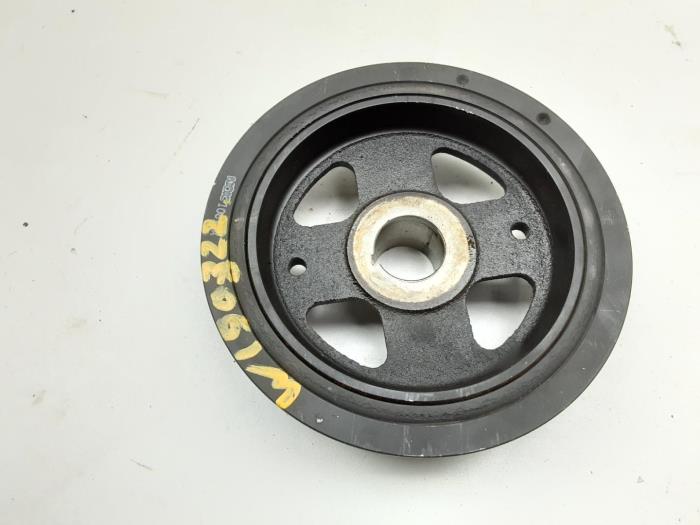 Crankshaft pulley from a Toyota Prius Plus (ZVW4) 1.8 16V 2015