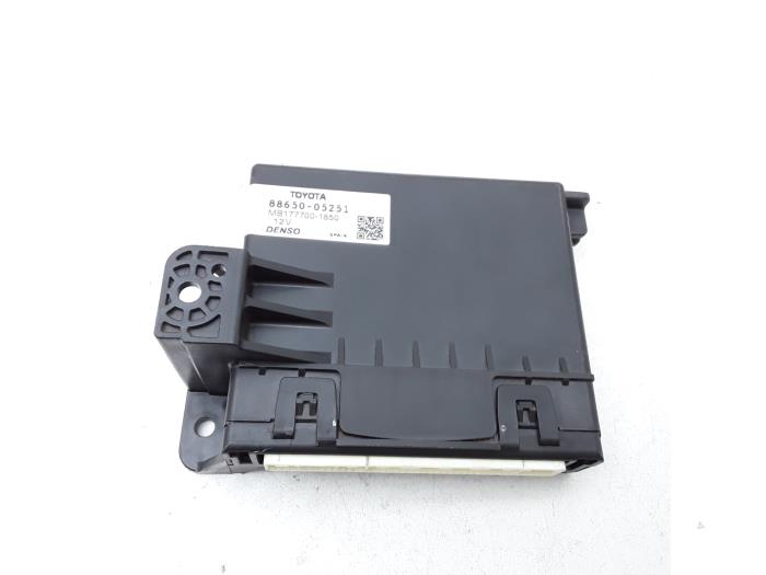 Usagé Ordinateur refroidisseur Toyota Avensis Wagon (T27) 2.2 16V D-4D-F 150 Prix € 78,75 Règlement à la marge proposé par Japoto Parts B.V.
