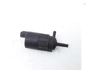 Used Windscreen washer pump Mitsubishi Space Star (DG) 1.9 DI-D Price € 19,95 Margin scheme offered by Japoto Parts B.V.