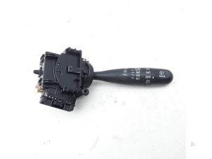 Usados Interruptor de limpiaparabrisas Daihatsu Sirion 2 (M3) 1.3 16V DVVT Precio € 25,00 Norma de margen ofrecido por Japoto Parts B.V.