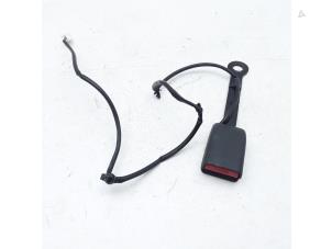 Used Front seatbelt buckle, left Nissan Note (E12) 1.2 68 Price € 14,95 Margin scheme offered by Japoto Parts B.V.