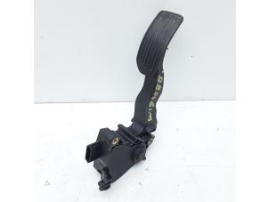 Used Accelerator pedal Nissan Note (E12) 1.2 68 Price € 34,95 Margin scheme offered by Japoto Parts B.V.
