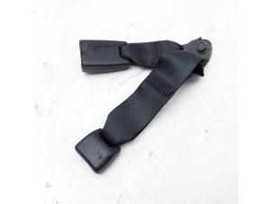 Used Rear seatbelt buckle, centre Nissan Note (E12) 1.2 68 Price € 19,95 Margin scheme offered by Japoto Parts B.V.