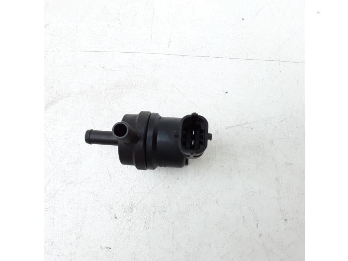 Vacuum valve from a Kia Picanto (TA) 1.0 12V 2013