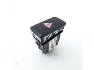 Used Panic lighting switch Kia Cee'd Sportswagon (JDC5) 1.6 CRDi 16V VGT Price € 9,99 Margin scheme offered by Japoto Parts B.V.