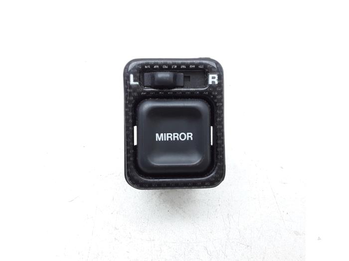Używane Przelacznik lusterka Honda CR-V (RD1/3) 2.0i 16V VTEC Cena € 10,45 Procedura marży oferowane przez Japoto Parts B.V.