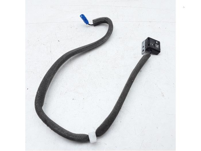Używane Antena GPS Nissan Juke (F15) 1.6 16V Cena € 26,25 Procedura marży oferowane przez Japoto Parts B.V.