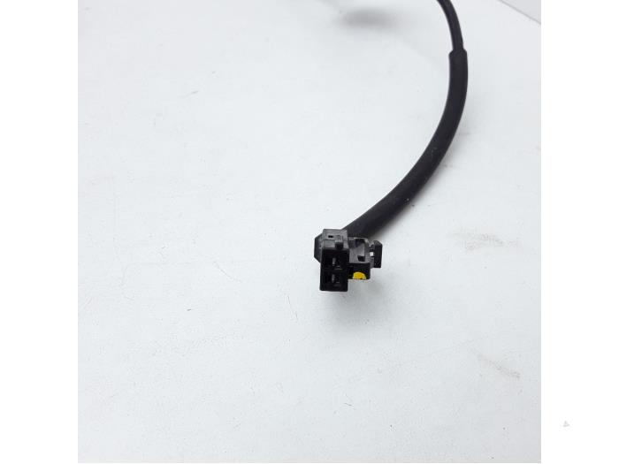Sensor ABS de un Kia Cee'd Sportswagon (JDC5) 1.6 CRDi 16V VGT 2014