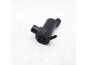 Used Rear screen washer pump Subaru Forester (SG) 2.0 16V X Price € 19,95 Margin scheme offered by Japoto Parts B.V.