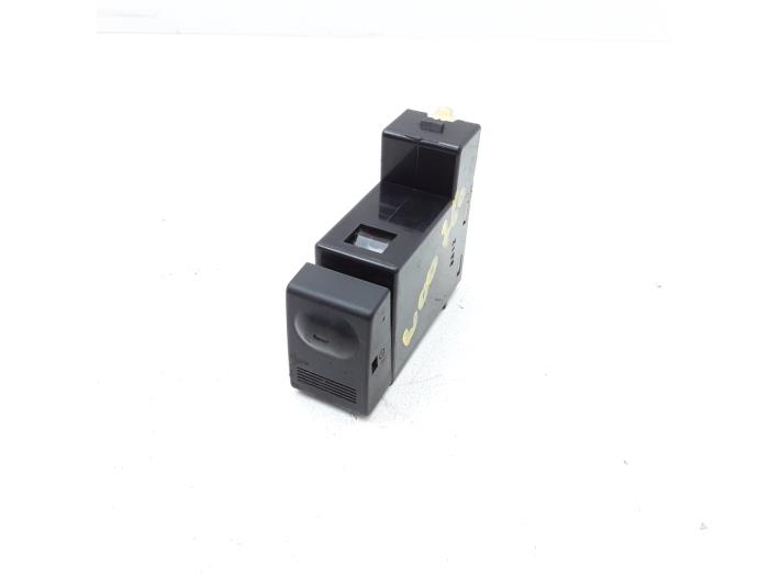 Używane Przelacznik Mitsubishi Space Wagon (N3/N4) 2.0 GLXi 16V Cena € 5,25 Procedura marży oferowane przez Japoto Parts B.V.