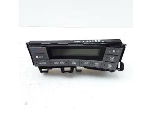 Used Heater control panel Toyota Prius (ZVW3) 1.8 16V Price € 75,00 Margin scheme offered by Japoto Parts B.V.