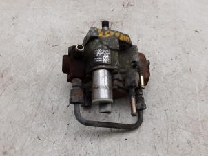 Used Mechanical fuel pump Toyota Avensis Wagon (T25/B1E) 2.0 16V D-4D Price € 200,00 Margin scheme offered by Japoto Parts B.V.