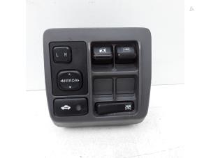 Usados Interruptor combinado de ventanillas Daihatsu Cuore (L251/271/276) 1.0 12V DVVT Precio € 24,95 Norma de margen ofrecido por Japoto Parts B.V.