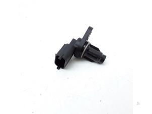 Used Camshaft sensor Kia Cee'd Sportswagon (JDC5) 1.6 GDI 16V Price € 24,95 Margin scheme offered by Japoto Parts B.V.