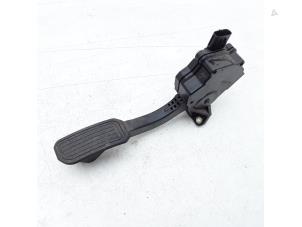Used Accelerator pedal Toyota Prius Plus (ZVW4) 1.8 16V Price € 49,95 Margin scheme offered by Japoto Parts B.V.