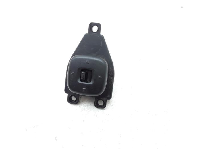 Używane Przelacznik lusterka Mazda 3 (BK12) 1.6i 16V Cena € 10,45 Procedura marży oferowane przez Japoto Parts B.V.