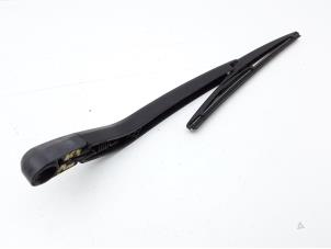 Used Rear wiper arm Hyundai i20 1.2i 16V Price € 14,95 Margin scheme offered by Japoto Parts B.V.