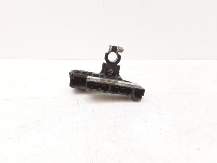 Usagé Divers Nissan Qashqai (J10) 2.0 dCi 4x4 Prix € 26,24 Règlement à la marge proposé par Japoto Parts B.V.
