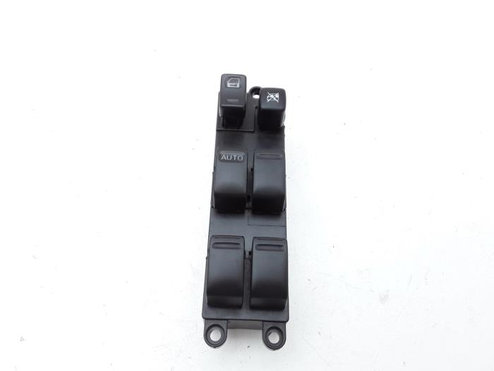 Usados Interruptor combinado de ventanillas Nissan Maxima QX (CA33) 3.0 V6 24V Precio € 52,45 Norma de margen ofrecido por Japoto Parts B.V.