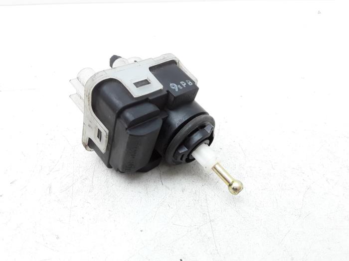 Używane Silnik reflektora Chevrolet Matiz 0.8 S,SE Cena € 10,45 Procedura marży oferowane przez Japoto Parts B.V.