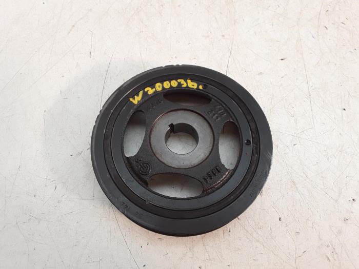 Crankshaft pulley from a Toyota Yaris III (P13) 1.0 12V VVT-i 2015