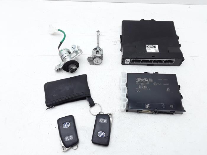 Used Ignition lock + computer Lexus IS (E3) 300h 2.5 16V Price € 419,99 Margin scheme offered by Japoto Parts B.V.