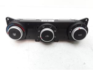 Usados Panel de control de calefacción Kia Cee'd (EDB5) 1.4 CVVT 16V Precio € 39,99 Norma de margen ofrecido por Japoto Parts B.V.