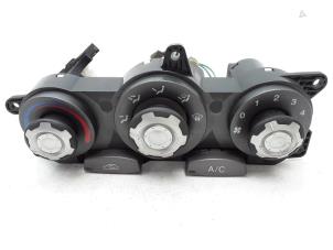 Usados Panel de control de calefacción Hyundai Coupe 2.0i 16V Precio € 34,95 Norma de margen ofrecido por Japoto Parts B.V.